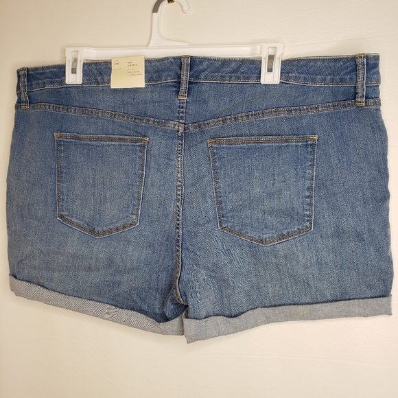 Universal Thread Denim Midi Shorts Cuffed 4" Inseam High Rise Size 24W NWT - Picture 3 of 12